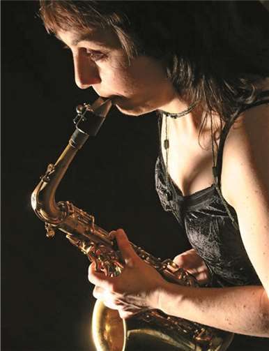 In der Musik von Ca-roH steckt die Power, Kreativität und Sensibilität für anspruchsvolle Musik. privat