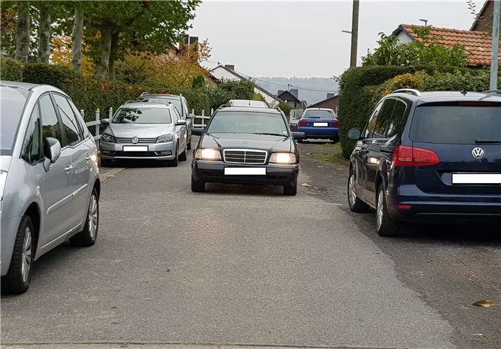 In der Oberbieberer Straße in Torney kommt es immer wieder zu gefährlichen Situationen.SPD