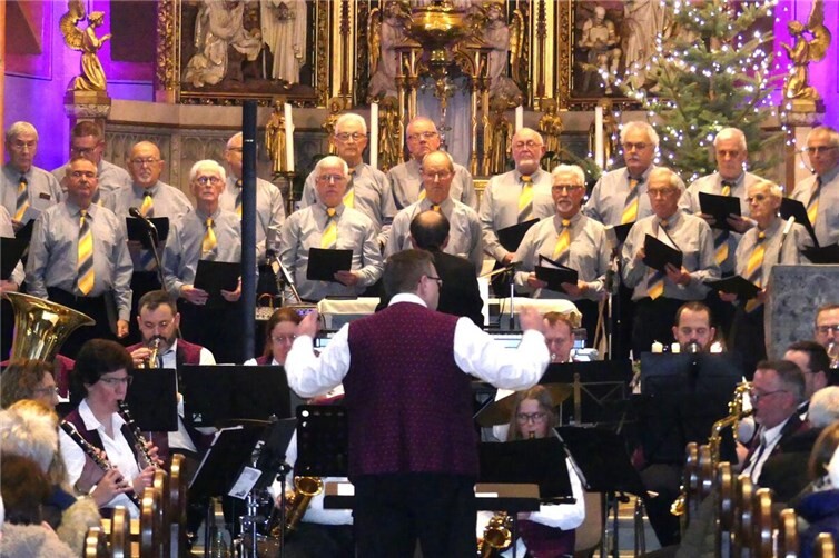 In der Pfarrkirche St. Maximinus Klotten fand bei großem Besucherzuspruch das traditionelle Adventskonzert statt. Fotos: TE