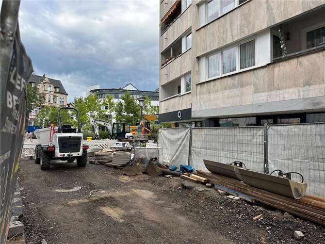 In der Poststraße wird weiter gebaut - sehr zum Verdruss von Anliegern und Einzelhändlern.  Foto: ROB
