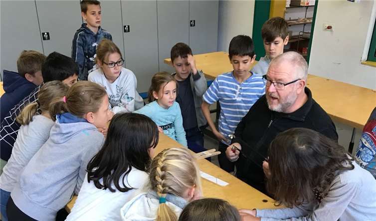 In der Realschule konnte mit der Laubsäge gearbeitet werden.