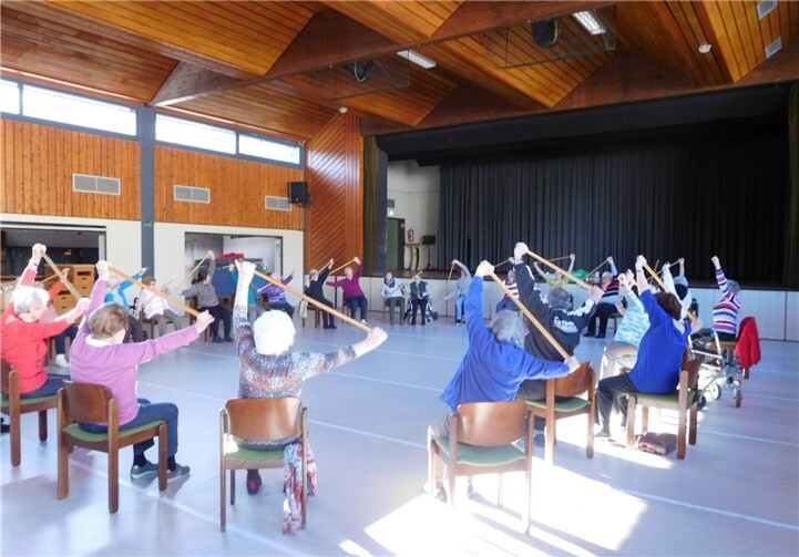 In der Schlossberghalle findet regelmäßiges Bewegungstraining statt.Privat