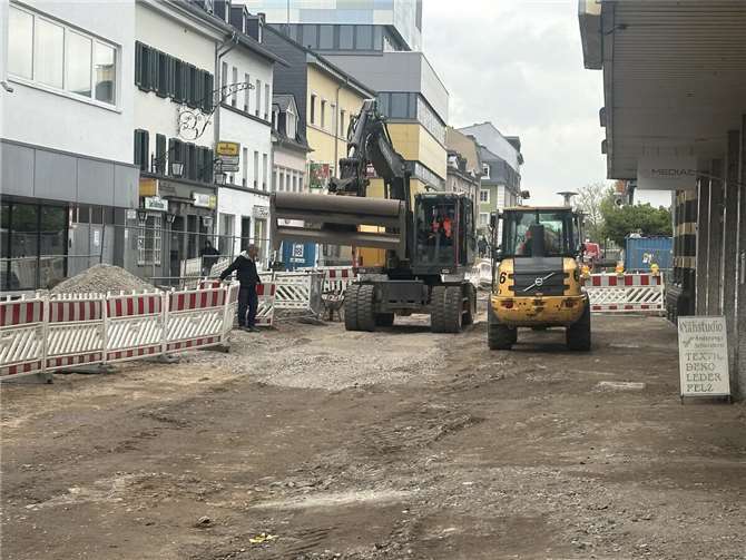 In der Schloßstraße steht der erste Bauabschnitt zwischen Hermannstraße und Langendorfer Straße kurz vor dem Abschluss.Foto: Ulf Steffenfauseweh