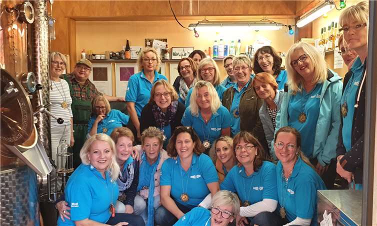 In der Schnapsbrennerei Obsthof Birkenbeil verbrachten die Damen in guter Gesellschaft noch einige schöne Stunden. Foto: privat