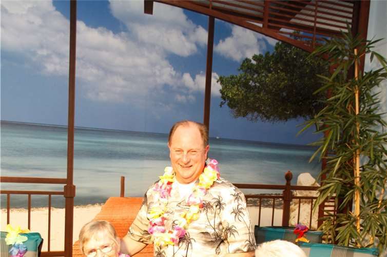 In der Sonne sitzen, sich wärmen lassen und dabei einen leckeren Cocktail genießen – das ist jetzt Alltag für die Menschen im Margaretha-Flesch-Haus in Hausen.