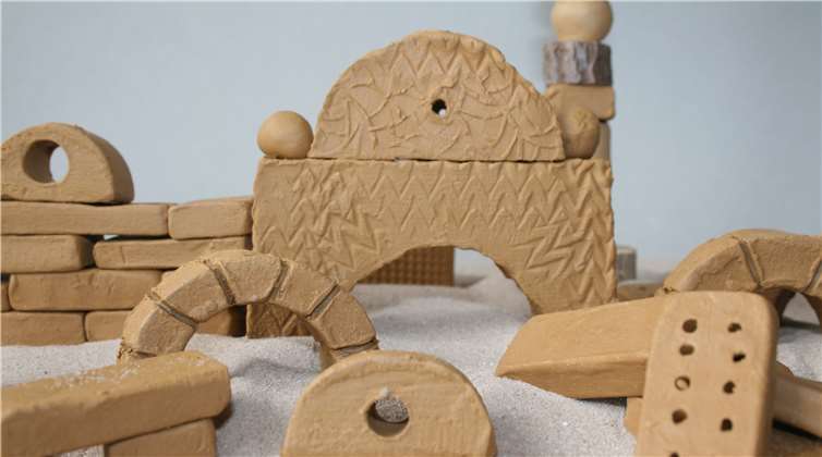 In der Töpferwerkstatt können die Besucher selbst kreativ werden. Foto: Pressestelle der Kreisverwaltung