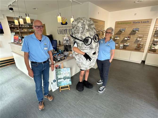 Ein besonderer Blick hinter die Klostermauern In der Tourist-Info gab es natürlich auch die Möglichkeit ein Selfie mit Laachus zu machen. Foto: Stefan Pauly/VG-Verwaltung Mendig