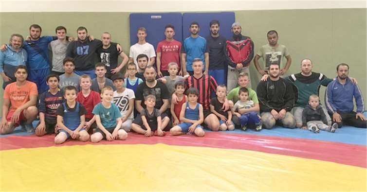In der Turnhalle der Gesamtschule im Dedrichsgraben in Rheinbach war auch in den Ferien viel los.privat