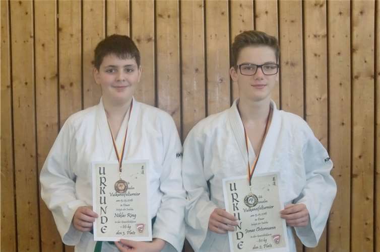 In der U 15 erreichte Niclas Ring einen dritten Platz und Jonas Ostermann wurde Vizemeister (v.l.). Privat