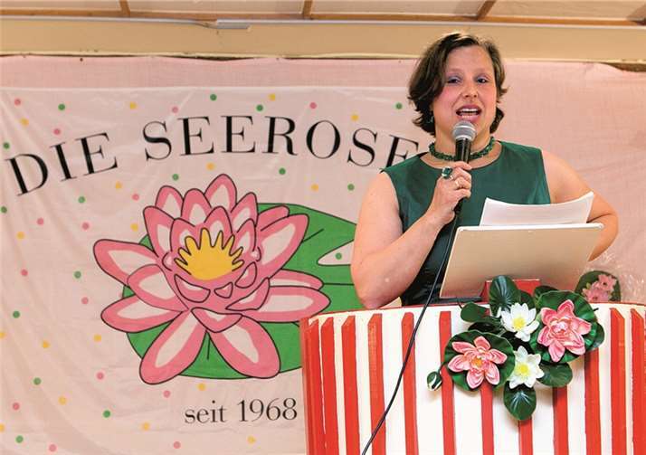 In der Villiprotter Schützenhalle feierten die Seerosen Weiberdonnerstag mit zahlreichen Auftritten. -JOST-