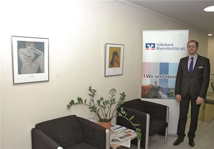 In der Volksbank RheinAhrEifel Adenau: Teamleiter Regionalmarkt Eifel Mirco Staut. UM