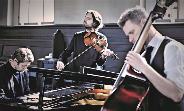 In der Westerburger Schlosskirche mit ruhiger Musik zu erleben: das wunderbare Gjermund Larsen Trio. Foto: privat