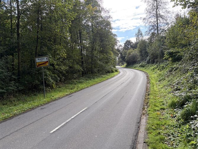 In der Wirzenborner Straße in Montabaur wird die Fahrbahndecke erneuert. Sie ist deshalb ab dem 2. November für Fahrzeuge gesperrt. 