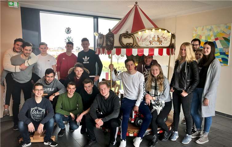 Gottesbilder und himmlische Musik ergründen  In der am Rhein gelegenen Jugendherberge Kloster Leutesdorf, beschäftigten sich die Schüler mit verschiedenen Gottesvorstellungen.Foto: privat