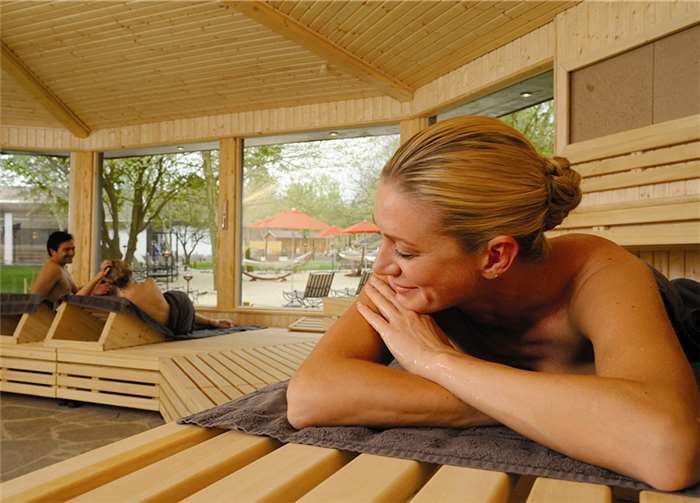 In der einzigartigen Geysir-Sauna in Andernach lässt sich wunderbar entspannen. Dirk Holst