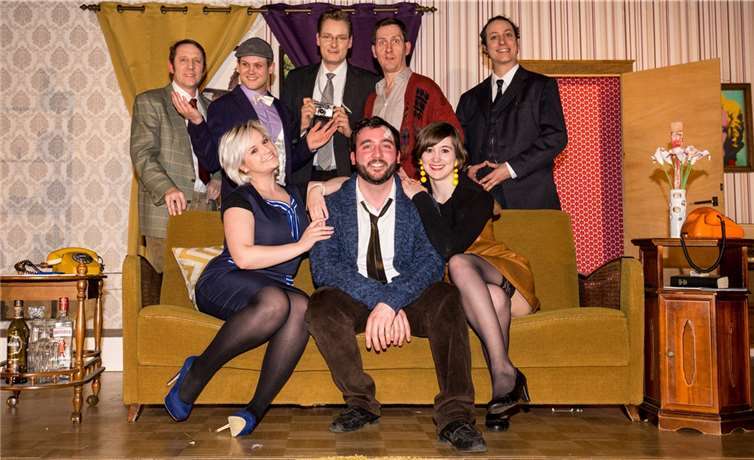 In der englischen Komödie sind die Figuren mit dem achtköpfigen Theaterensemble perfekt besetzt.EP