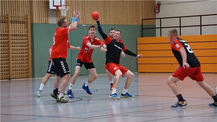 In der ersten Viertelstunde der Begegnung entwickelte sich ein ausgeglichenes Spiel. Foto: privat