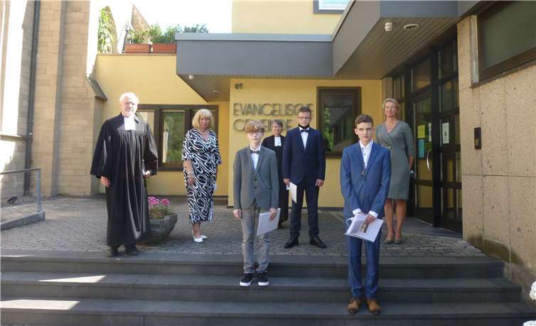 In der evangelischen Kirche Bad Breisig fanden die Konfirmationsgottesdienste statt.Fotos: Ev. Kirchengemeinde