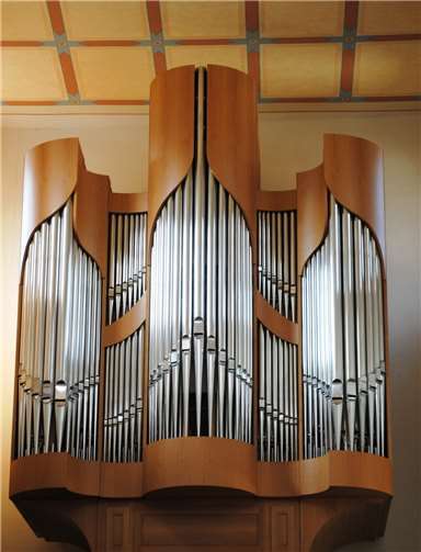 In der evangelischen Martinskirche an der Eule-Orgel beginnt die diesjährige Orgelpromenade durch die Kurstadt.Foto: Dekanat Nassauer Land