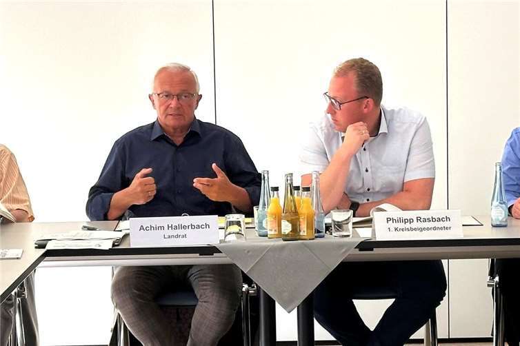 In der jüngsten Sitzung des Kreisausschusses übermittelte Landrat Achim Hallerbach den Mitgliedern des Gremiums die Nachricht der Landesregierung zur Schaffung eines Frauenhauses im Landkreis Neuwied.Foto: Thomas Herschbach
