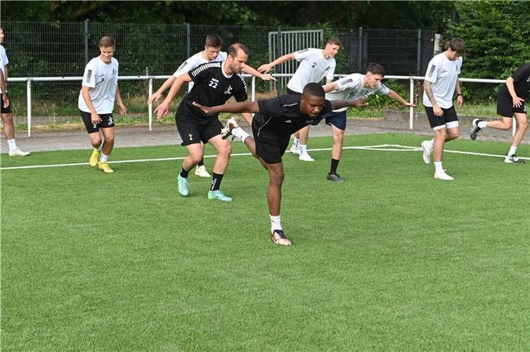 In der neuen Saison wollen Joachim Akwapay (vorn) und Co. wieder die richtige Balance finden.