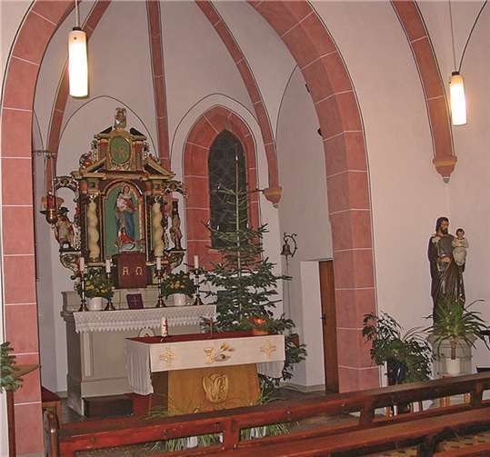 In der schönen Dedenbacher Kapelle werden die Besucher der weihnachtlichen Musik einen stimmungsvollen weihnachtlichen Abend erleben.