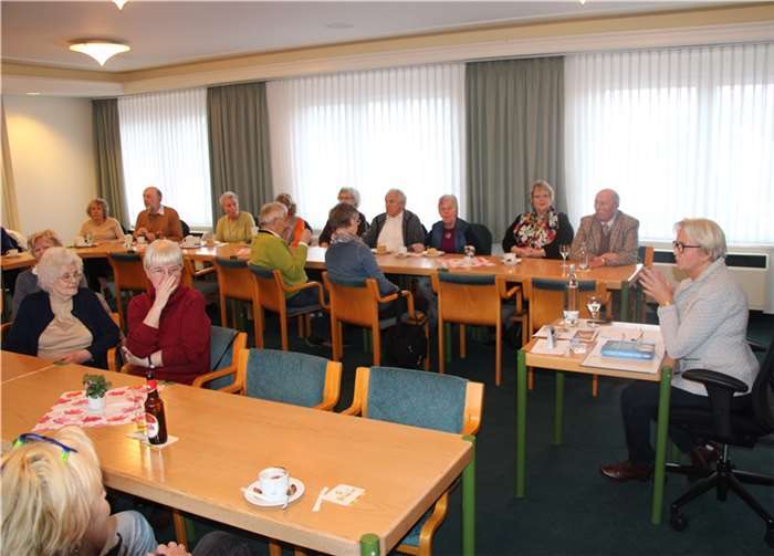 In der sehr gut besuchten Veranstaltung stellte Brigitte Blüm das vor Kurzem erschienene Buch von Hape Kerkeling „Der Junge muss an die frische Luft" vor. privat