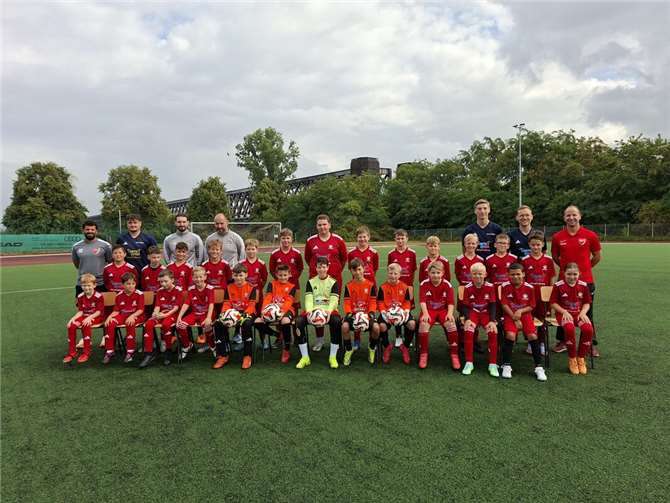 In der vierten Woche der Sommerferien fand auf dem Kunstrasenplatz in Urmitz das Fußballcamp der JSG Rheindörfer statt. Foto: privat