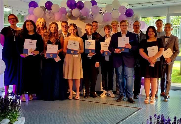 In der vorletzten Schulwoche konnte die Nelson-Mandela-Schule wieder zahlreiche Abschlussschülerinnen und -schüler feierlich verabschieden. Foto: privat