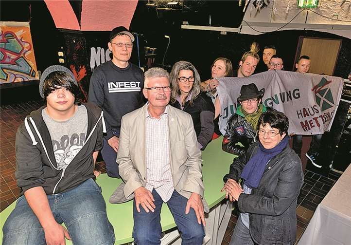 In die Disco im Kellergewölbe passt die „alte“ BUGA-Theke hervorragend.Privat