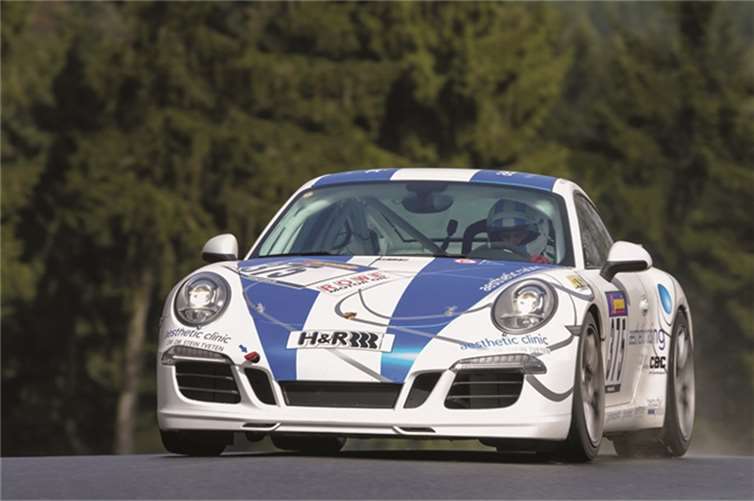 In die neue RCN-Saison startete H&R mit seinem Porsche.