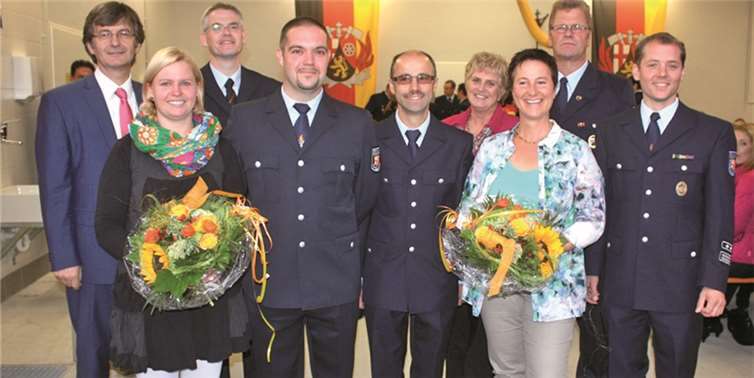 In die zweite Reihe zurückgetreten ist Ex-Wehrführer Günter Gombert zugunsten von Albert Schmidt (Mitte) und dessen Stellvertreter Bernd Birrenbach. DL