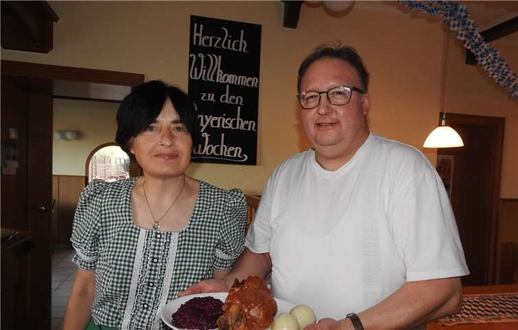 In diesem Jahr hat das Gastgeberehepaar Nicola und Ralf Anschau aufgrund von Corona zu den Bayerischen Wochen eingeladen. Foto: WAMFO.DE