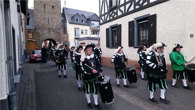 In diesem Jahr konnte man sich auch wieder über die musikalische Begleitung durch einen Fanfarenzug freuen. Fotos: privat