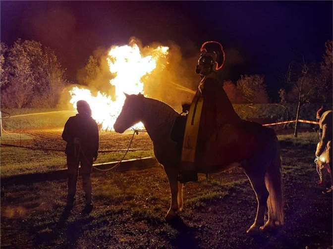 In diesem Jahr reitet St. Martin wieder zum Martinsfeuer in Urbar. Foto: privat