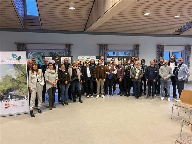 In diesem Jahr trafen sich die touristischen Akteure im Dorfgemeinschaftshaus in Ettersdorf, darunter Ortsvorsteher, Ortsbürgermeister und weitere politische Vertreter, Gastronomen, Beherbergungsbetriebe und Winzer. Gemeinsam arbeiten sie an der Umsetzung des Projektes und entwickeln neue Ideen. Foto: VG Montabaur