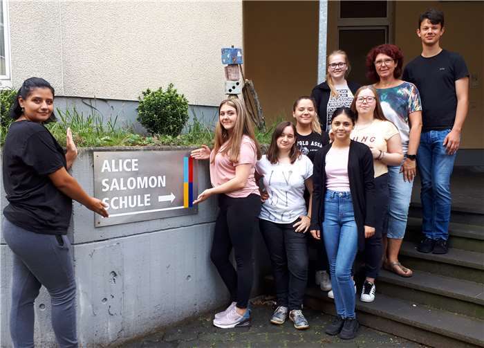 In diesem Jahr wird von Schüler*innen der Alice-Salomon-Schule das Mittagessen zubereitet, das im Anschluss an den ökumenischen Gottesdienst in der evangelischen Kirche Linz angeboten wird.Foto: Hans-Joachim Schmitz