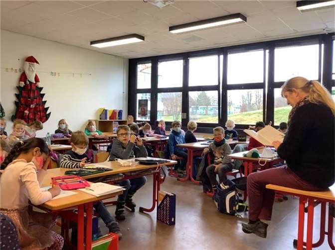In diesem Jahr wurden die Geschichten von den Klassenlehrerinnen vorgelesen. Foto: privat