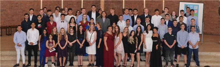 In diesem Jahr wurden zwei Klassen mit dem Berufsreifeabschluss und zwei Klassen mit dem Qualifizierten Sekundarabschluss I der Erich-Kästner-Realschule entlassen.Fotos: privat