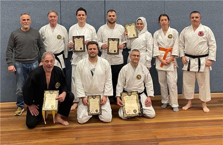 In diesem Jahr zeigten die Kursteilnehmer bei der Gürtelprüfung beeindruckende Leistungen, die ihnen den verdienten Gelbgurt einbrachten. Foto: privat