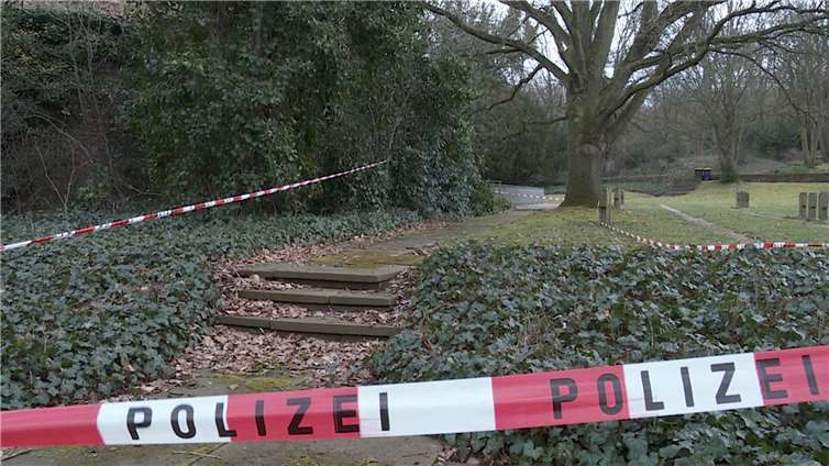 In diesem zugänglichen Bereich des Pulverturmes/Schwarze Madonna auf dem Hauptfriedhof wurde die Leiche von Gerd Michael Straten gefunden. WinklerTV