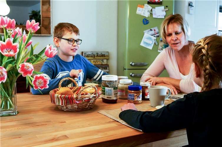 In diesen Sicher-Stark-Kursen und im Lehrfilm wird das Selbstbewusstsein und Selbstvertrauen der Kinder gestärkt. „Mut tut gut!“, lautet das Projekt der Sicher-Stark Initiative. Quelle: Sicher-Stark/Christoph Schlanzke