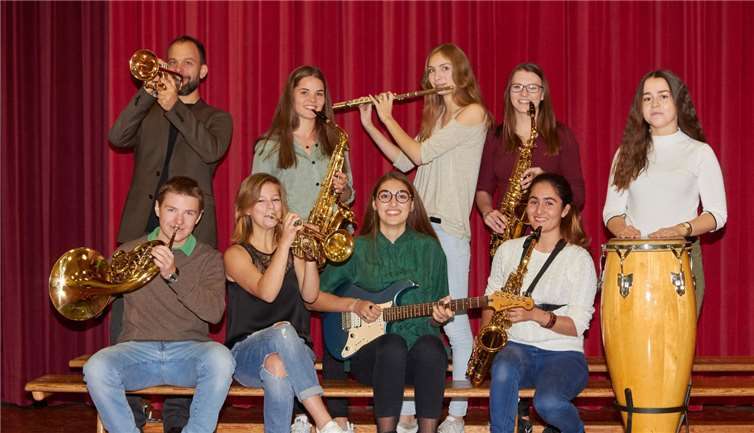 In einem Abschiedskonzert lässt der Musik-Leistungskurs 12 die Zeit in der Oberstufe musikalisch Revue passieren.privat