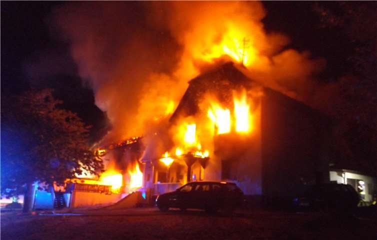 In einem Mehrparteienhaus war aus bislang ungeklärter Ursache ein Feuer ausgebrochen. Foto: Polizei