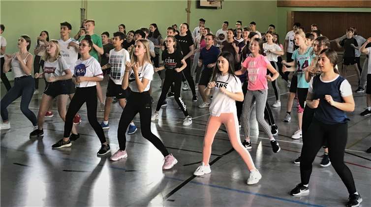 In einem Workshop wurden Hip-Hop-Schritte einstudiert.Fotos: privat