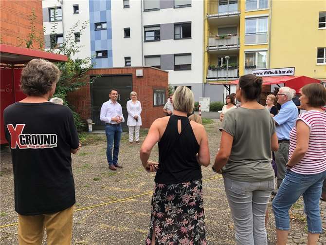 In einem der ersten Termine von OB-vor-Ort im Jahr 2022 besuchte Oberbürgermeister David Langner den Stadtteil Rauental. Foto: Stadt Koblenz/ Theresa Lambrich