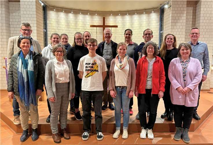 In einem feierlichen Gottesdienst - musikalisch begleitet von der Kantorei - wurde das neue Presbyterium von Pfarrerin Dahl in sein Ehrenamt eingeführt bzw. drei Presbyterinnen verabschiedet. Foto: privat