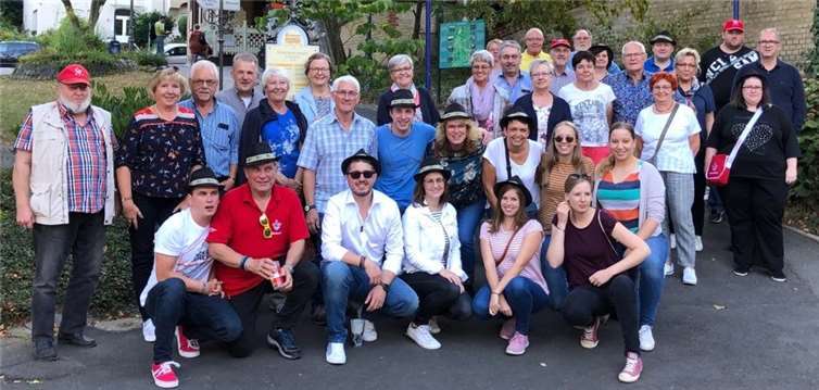 In einem interessanten Film lernten die Besucher die Geschichte der Firma Asbach kennen, um danach mehrere Sorten des Kultgetränkes zu verkosten.Foto: NCV