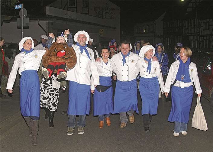 In einem kleinen Umzug zogen die Karnevalisten durch Bad Bodendorf.