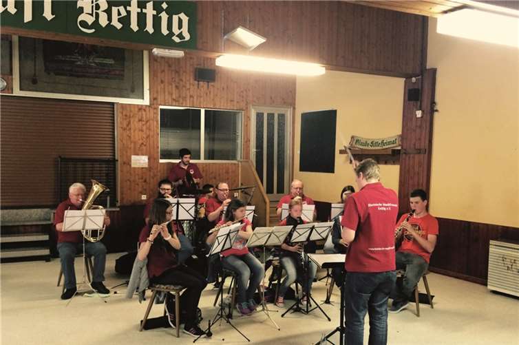 In einem kurzen Konzert stellten die Musikfreunde ihre Fähigkeiten eindrucksvoll unter Beweis. privat
